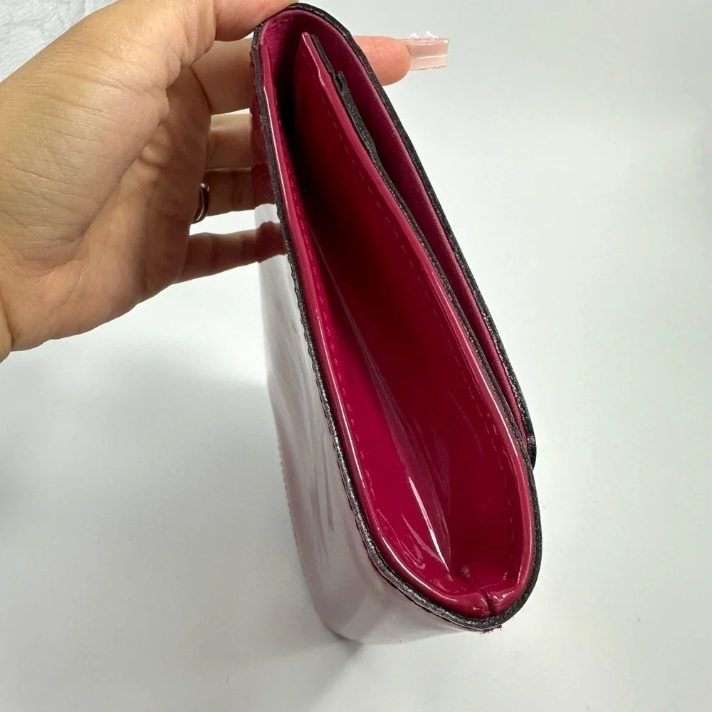 louis vuitton louise clutch patent in pink
